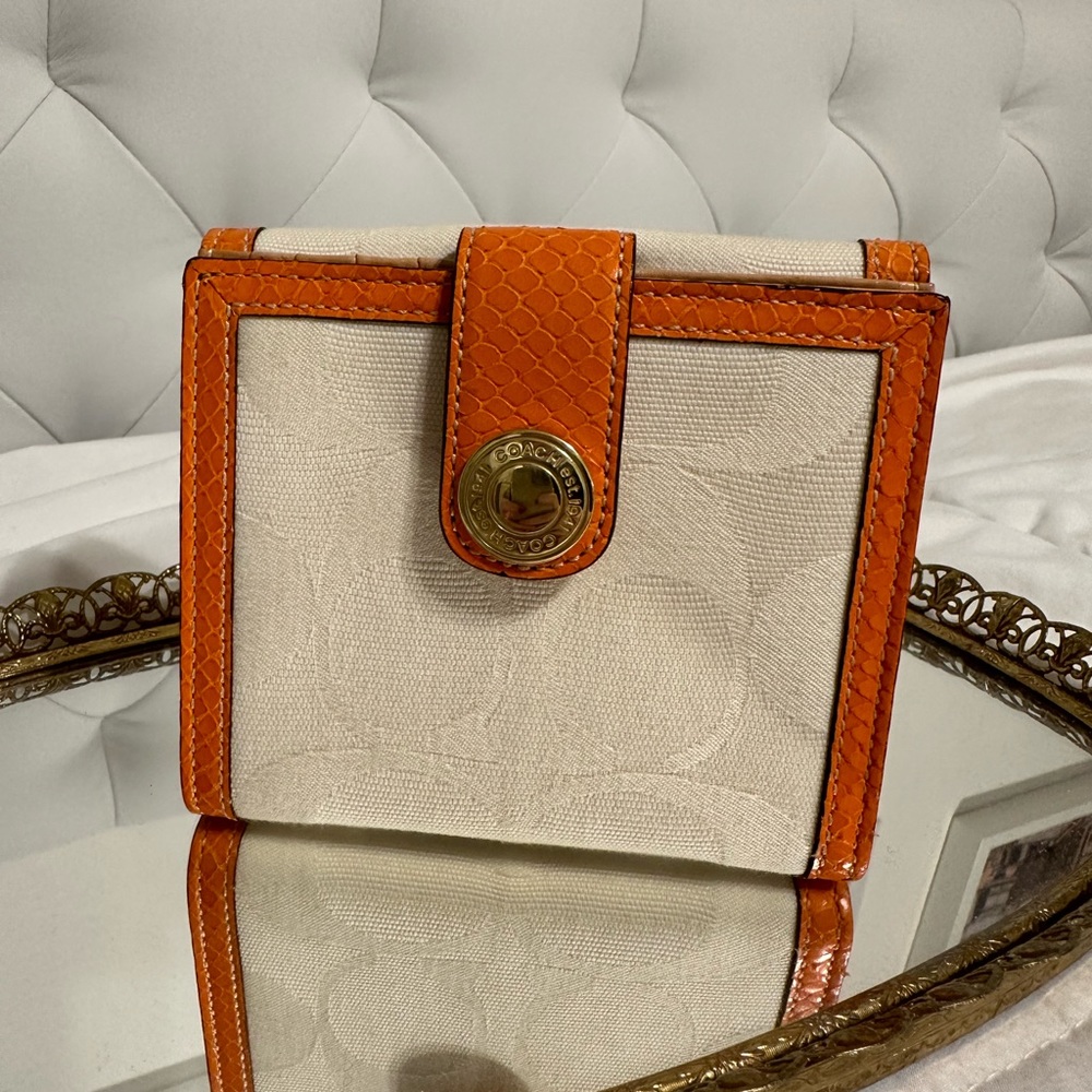 Coach Wallet !!